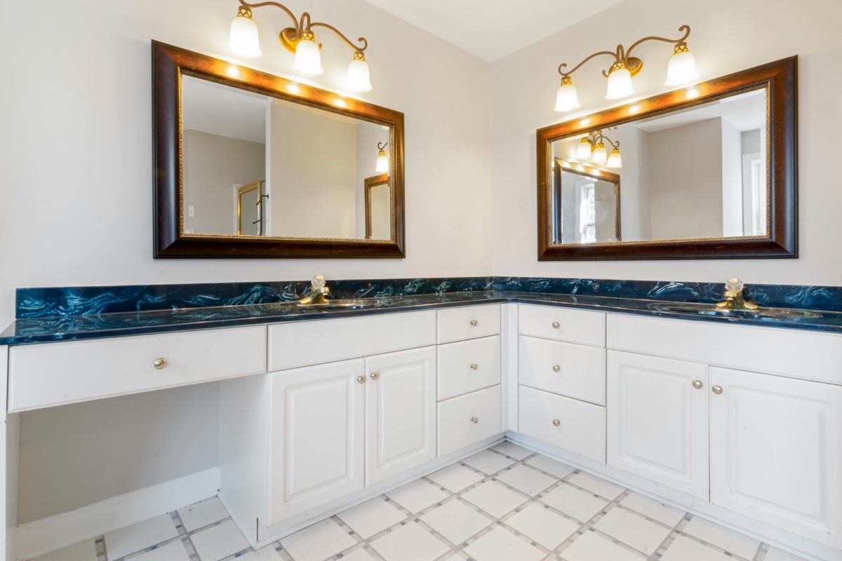 Custom bathroom vanity
